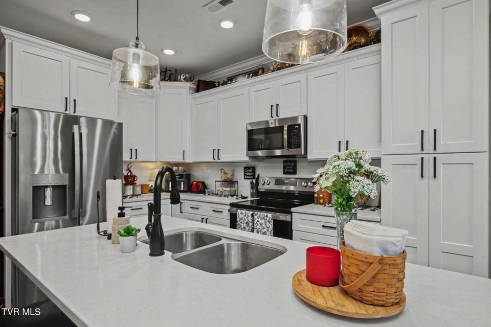 Photo #12: 319 Piper Glen 