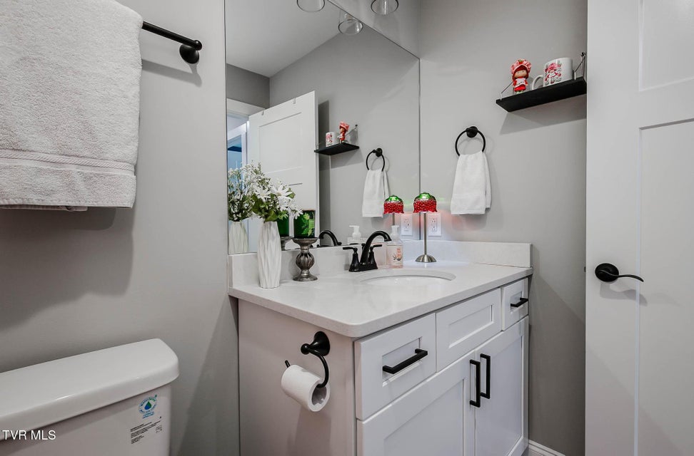 Photo #22: 319 Piper Glen 