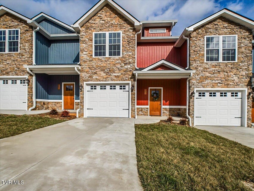 Photo #37: 319 Piper Glen 