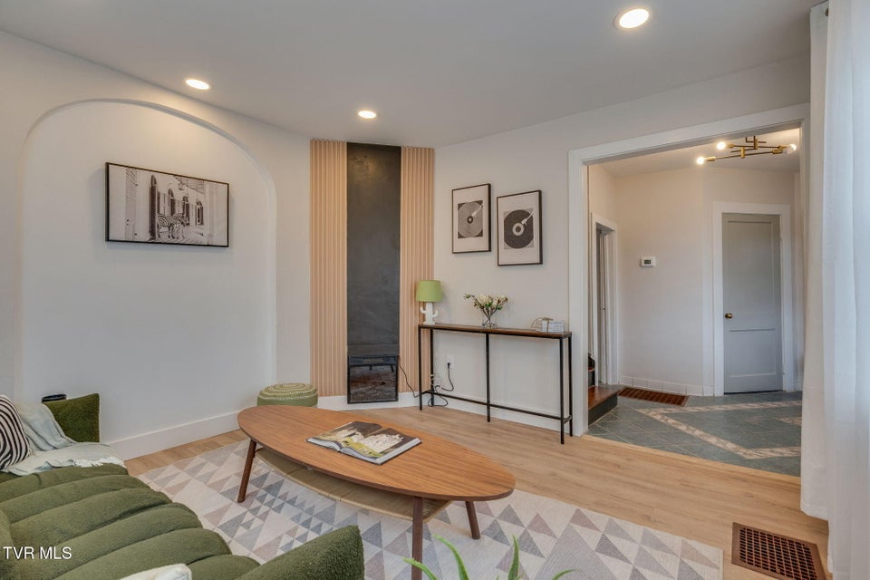 Photo #7: 213 Sullivan Street