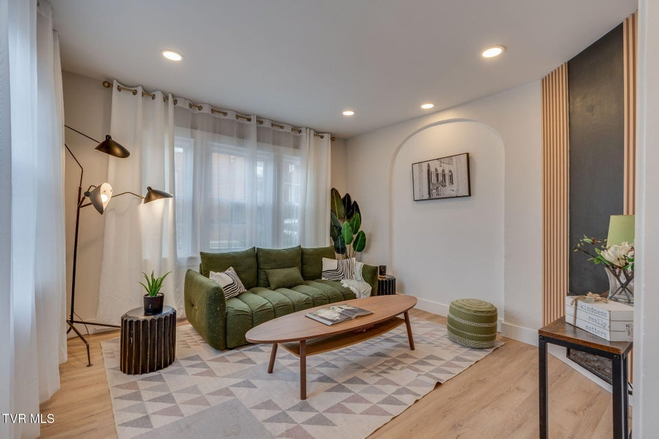 Photo #6: 213 Sullivan Street