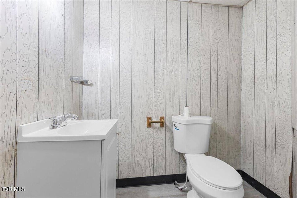 Photo #10: 1028 Center Street