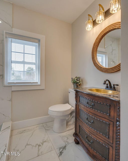 Photo #21: 213 Sullivan Street