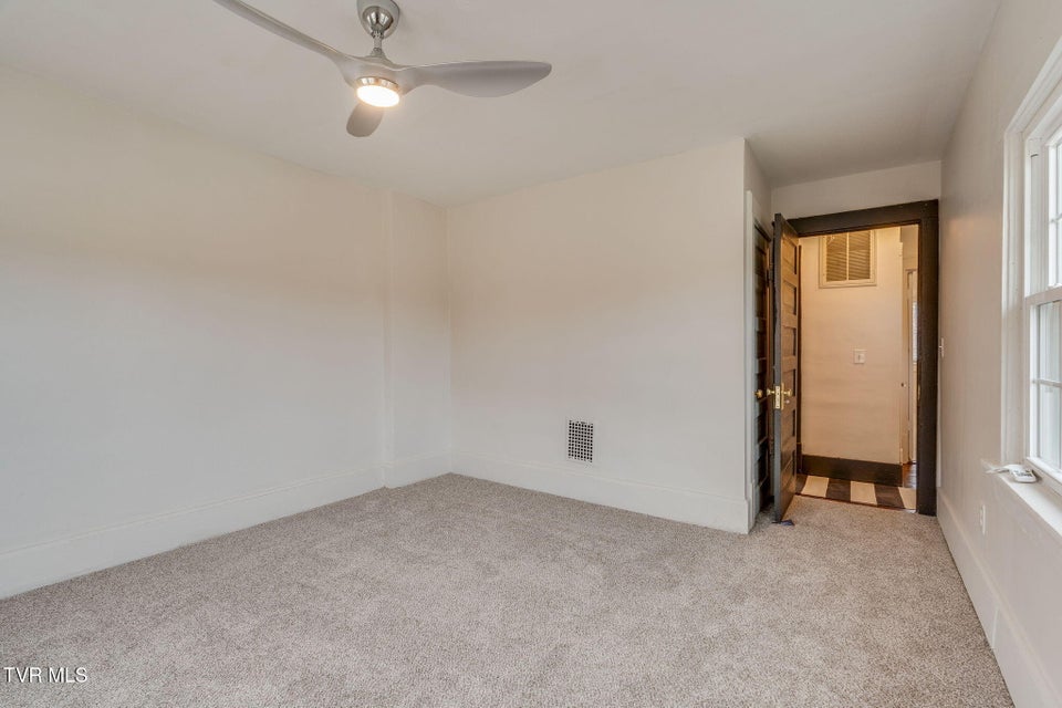 Photo #18: 213 Sullivan Street