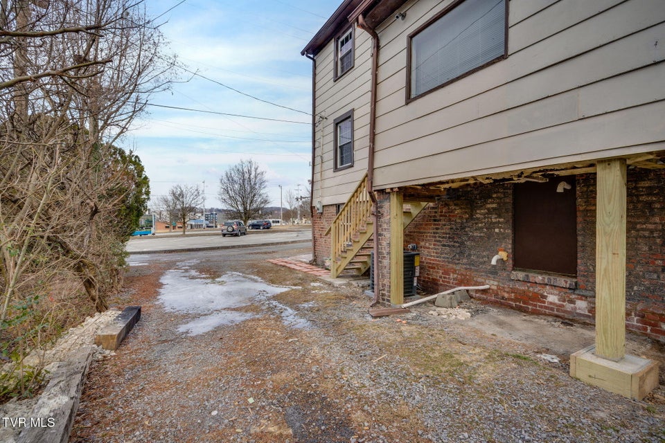 Photo #34: 213 Sullivan Street