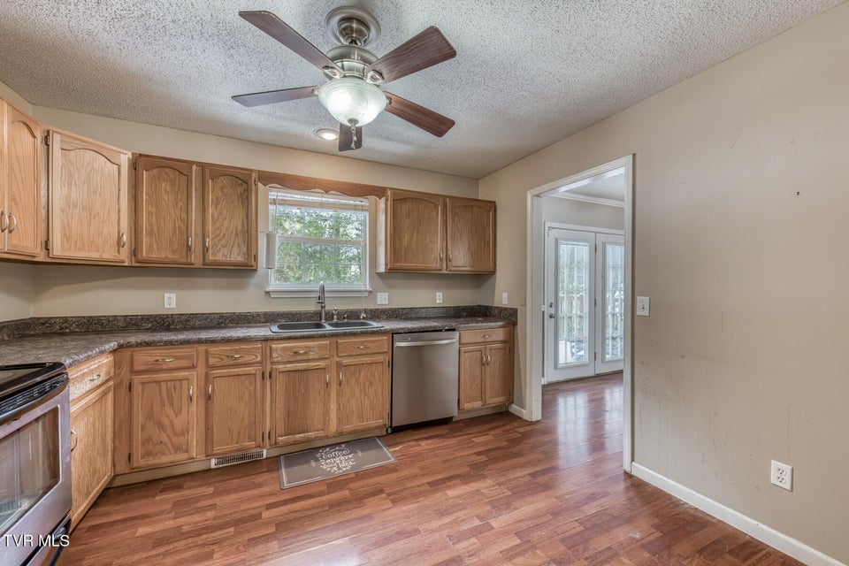 Photo #12: 108 Boardwalk 