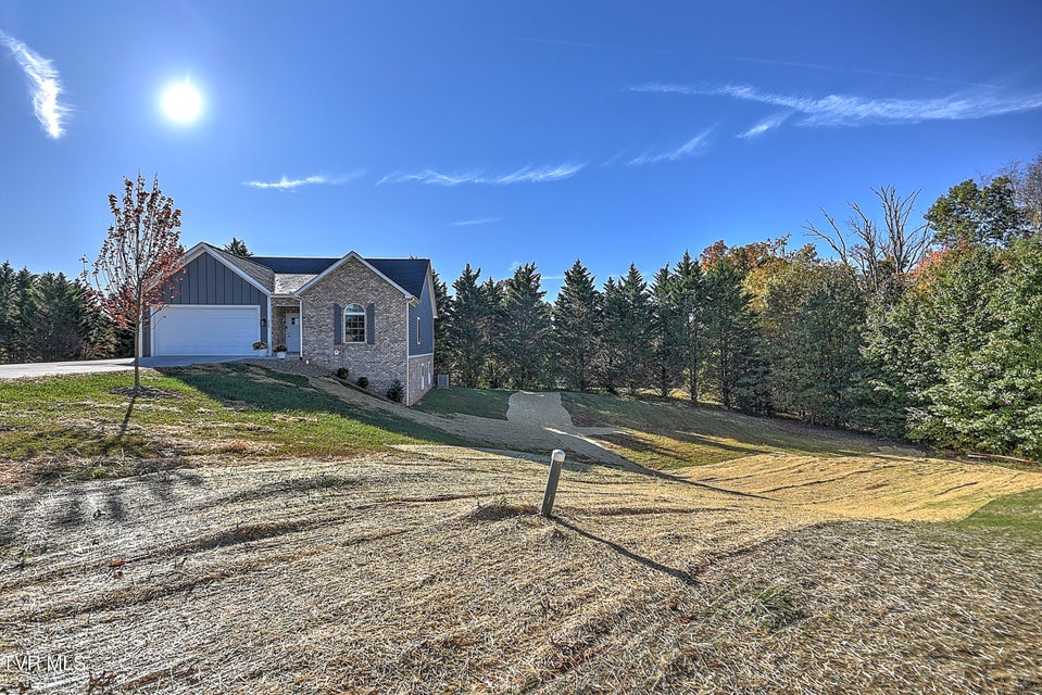 Photo #7: 245 Oak View Circle