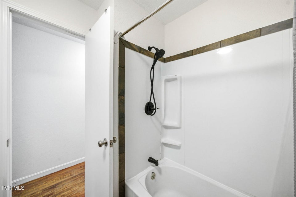 Photo #28: 419 Mohawk Drive