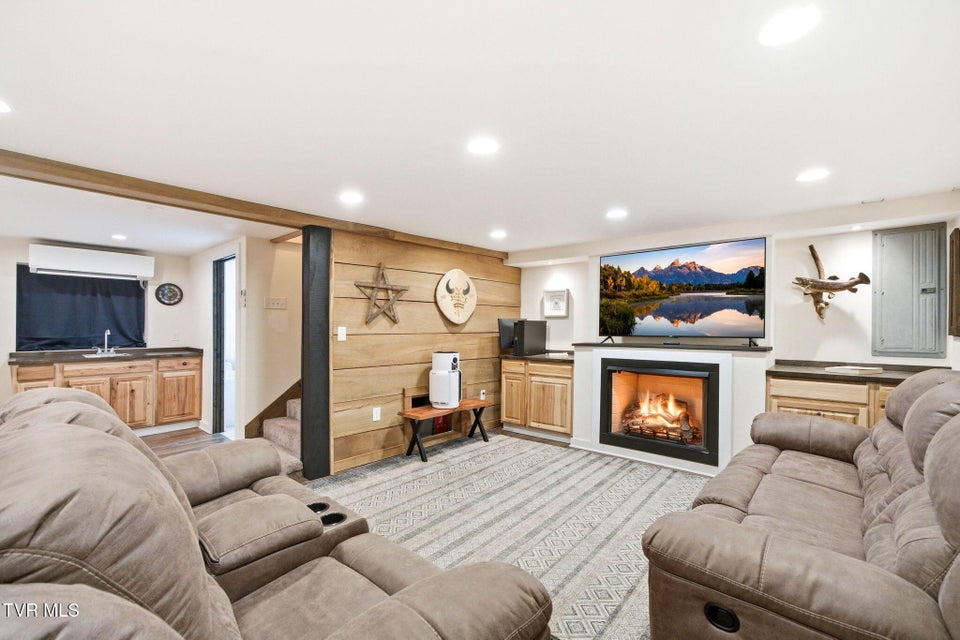 Photo #29: 419 Mohawk Drive