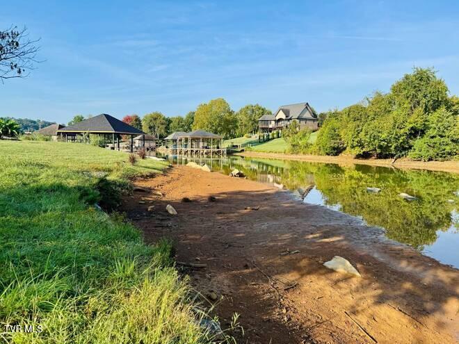 Photo #3: 164 Forest Lane