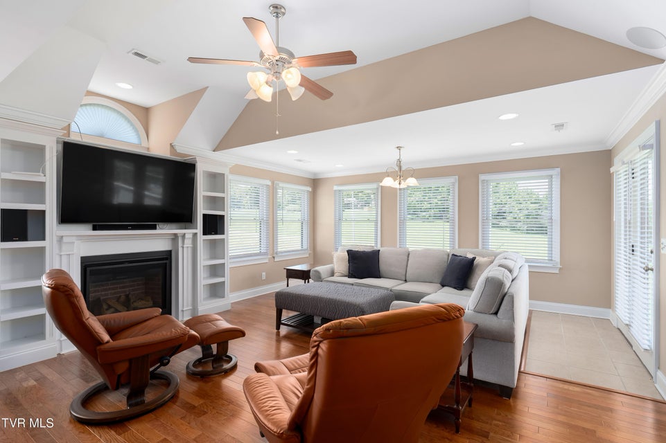 Photo #12: 130 Lookout Pointe 