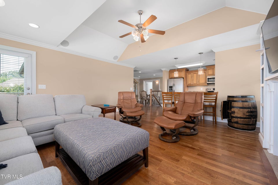 Photo #14: 130 Lookout Pointe 