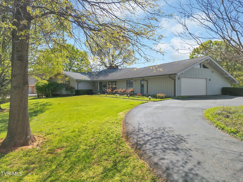 Photo #2: 310 Par Lane