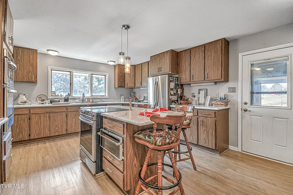 Photo #8: 310 Par Lane