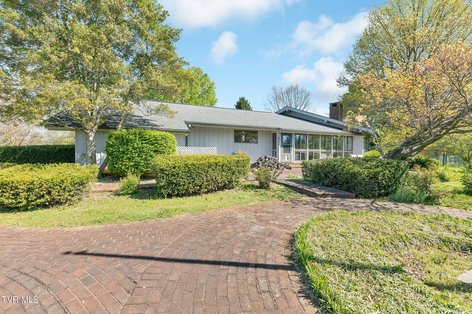 Photo #39: 310 Par Lane