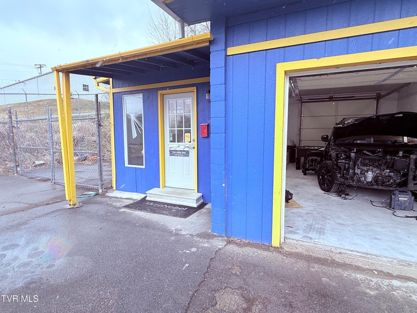 Photo #23: 220 Main Boulevard