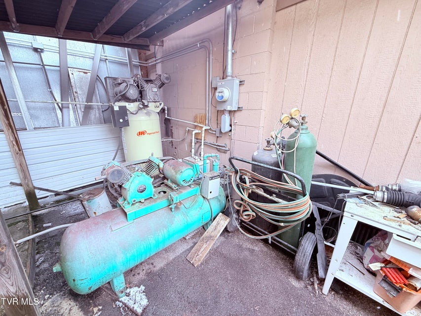 Photo #21: 220 Main Boulevard