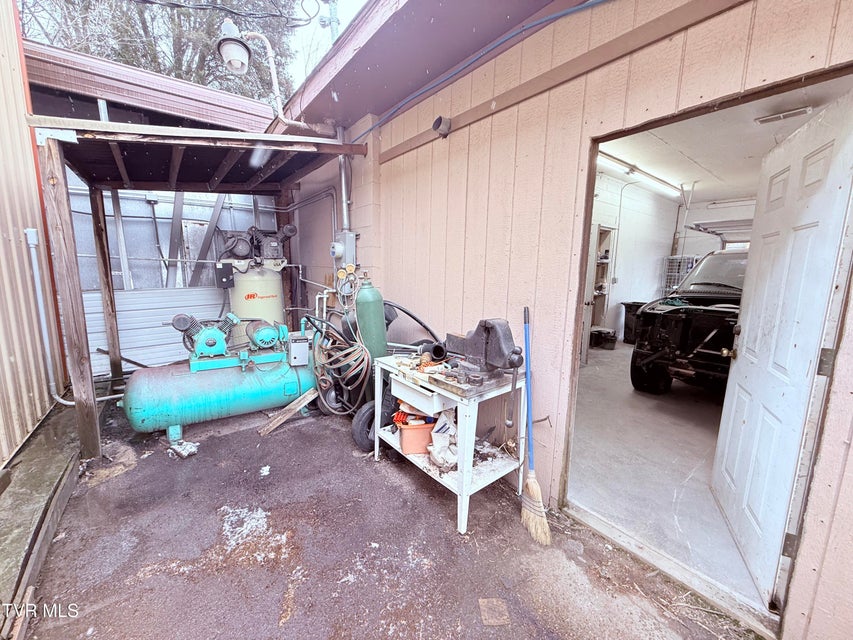 Photo #20: 220 Main Boulevard