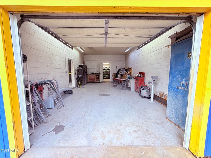 Photo #34: 220 Main Boulevard