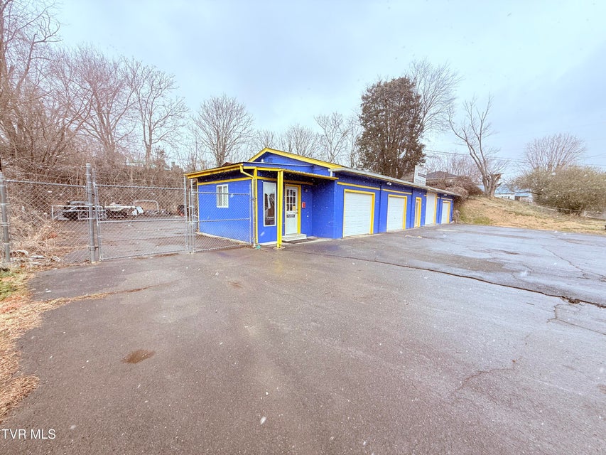 Photo #36: 220 Main Boulevard