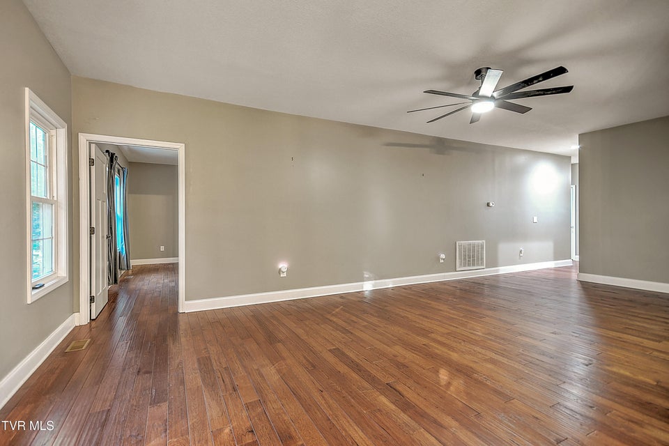 Photo #14: 249 Oak View Circle