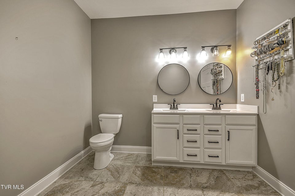 Photo #34: 249 Oak View Circle