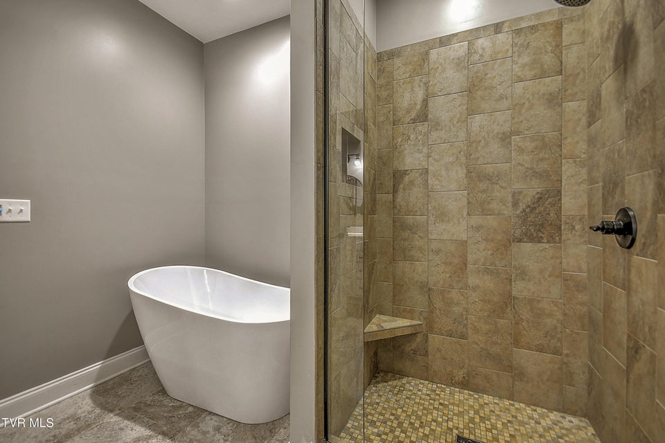 Photo #35: 249 Oak View Circle