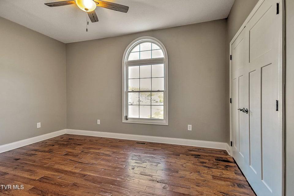 Photo #37: 249 Oak View Circle