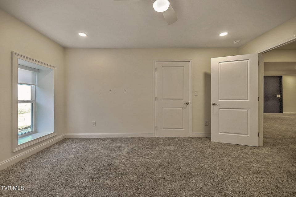 Photo #50: 249 Oak View Circle