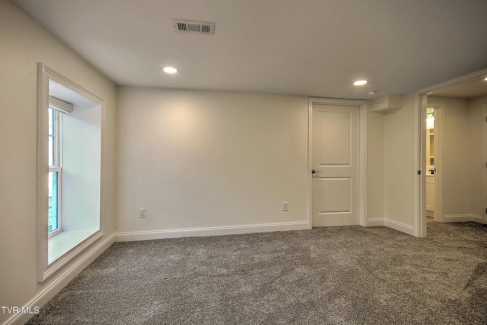 Photo #55: 249 Oak View Circle