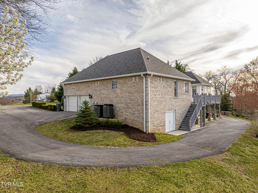 Photo #4: 625 Locust Street