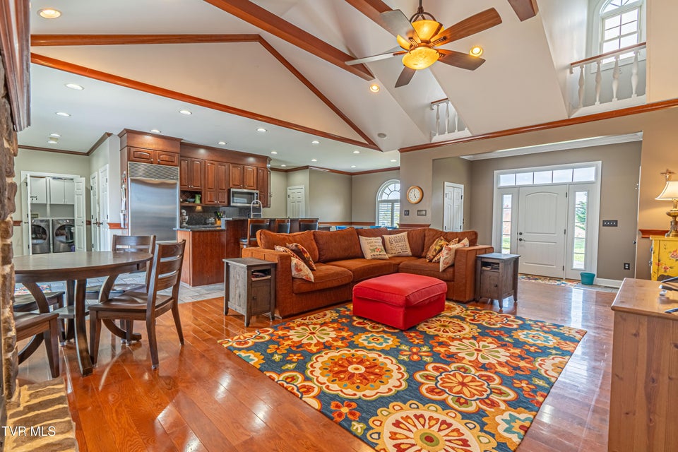 Photo #8: 625 Locust Street