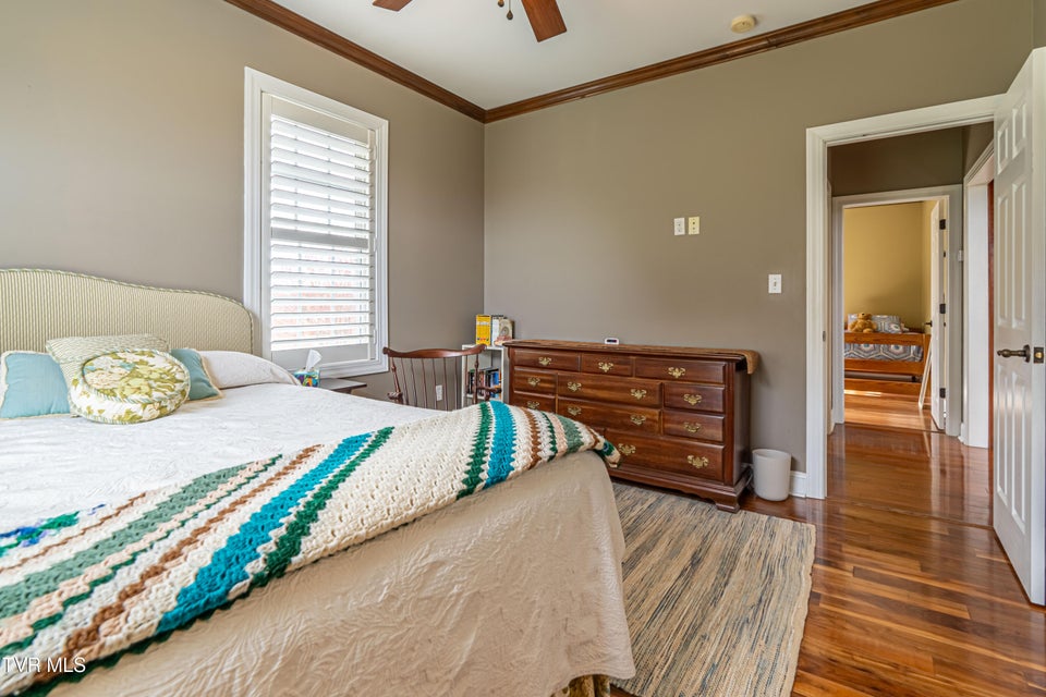 Photo #18: 625 Locust Street