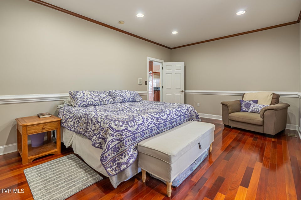 Photo #26: 625 Locust Street