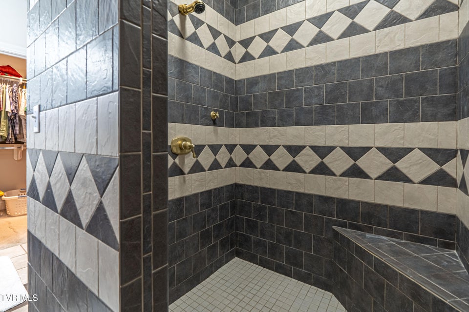 Photo #29: 625 Locust Street