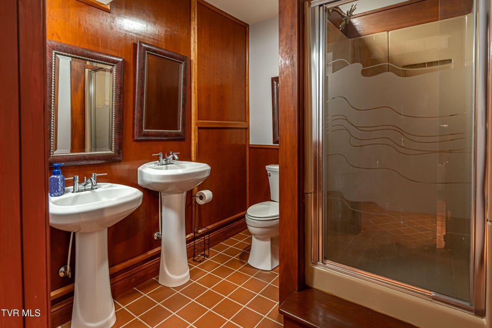 Photo #36: 625 Locust Street