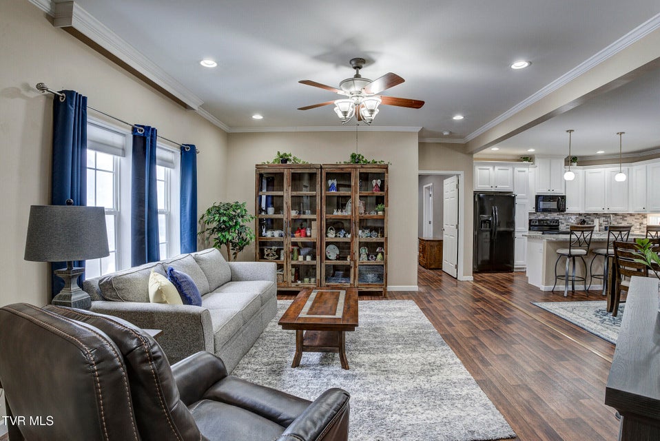 Photo #6: 214 Mount Crest Drive