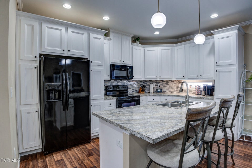 Photo #11: 214 Mount Crest Drive