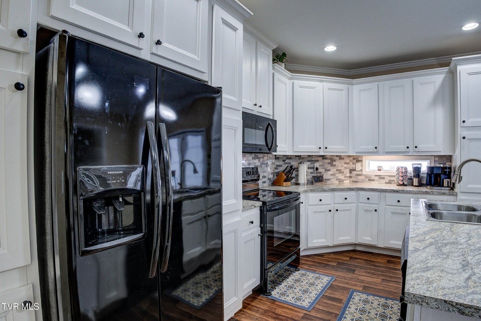 Photo #13: 214 Mount Crest Drive