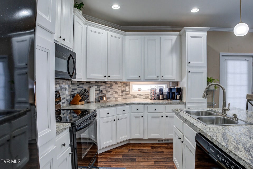 Photo #14: 214 Mount Crest Drive