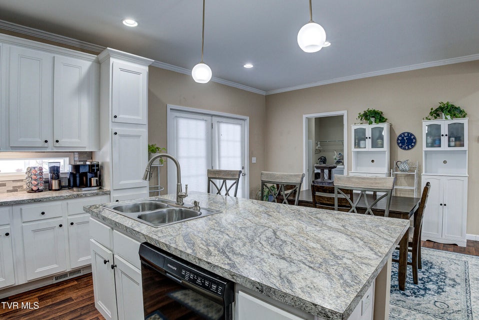 Photo #15: 214 Mount Crest Drive