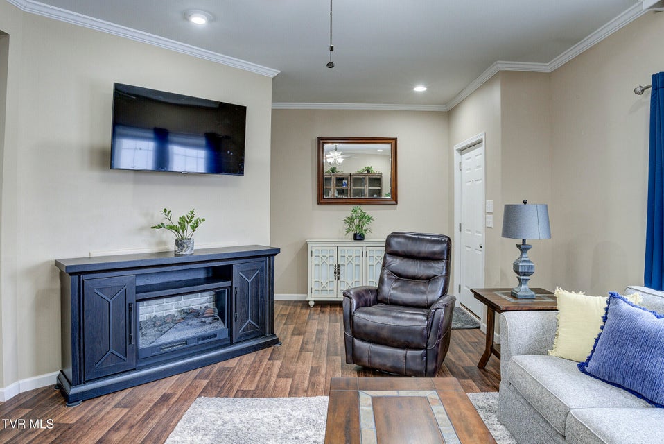 Photo #8: 214 Mount Crest Drive