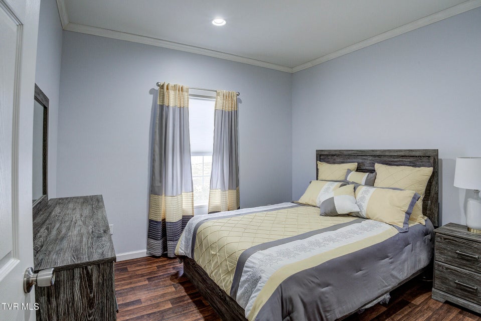 Photo #34: 214 Mount Crest Drive