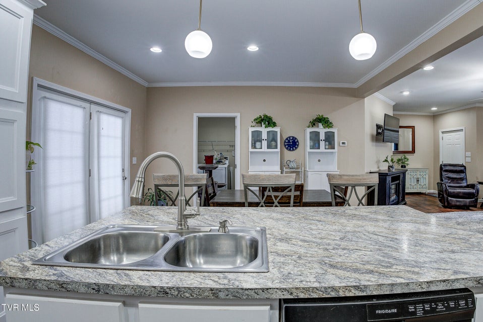 Photo #19: 214 Mount Crest Drive