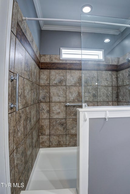 Photo #30: 214 Mount Crest Drive