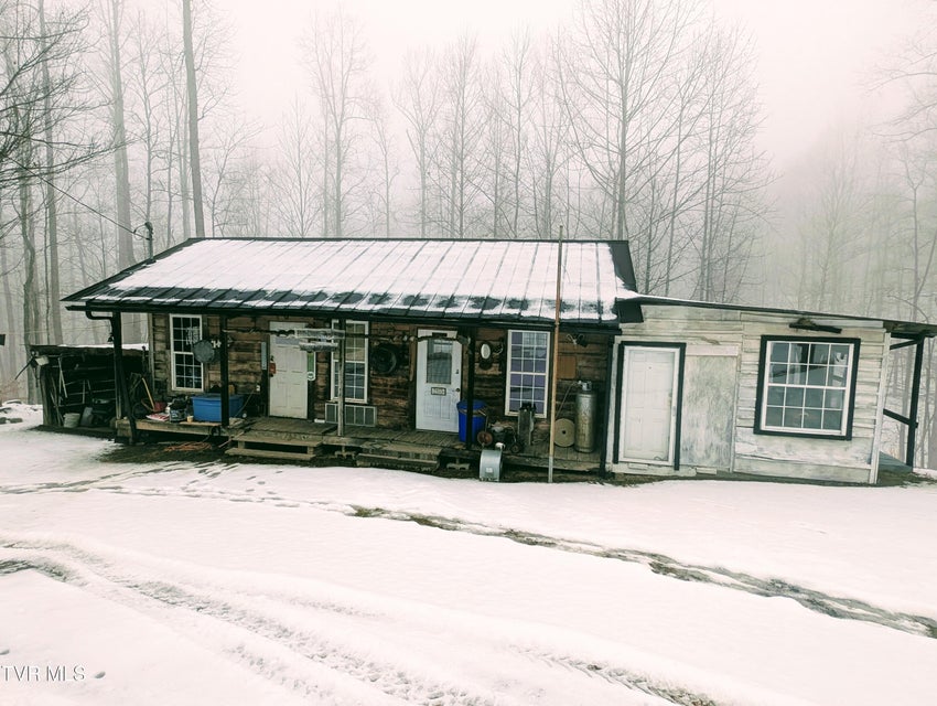 Photo #9: 4887 The Lake Road