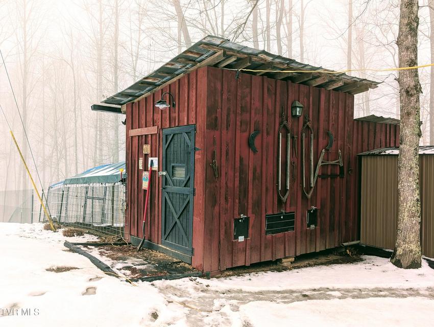 Photo #11: 4887 The Lake Road