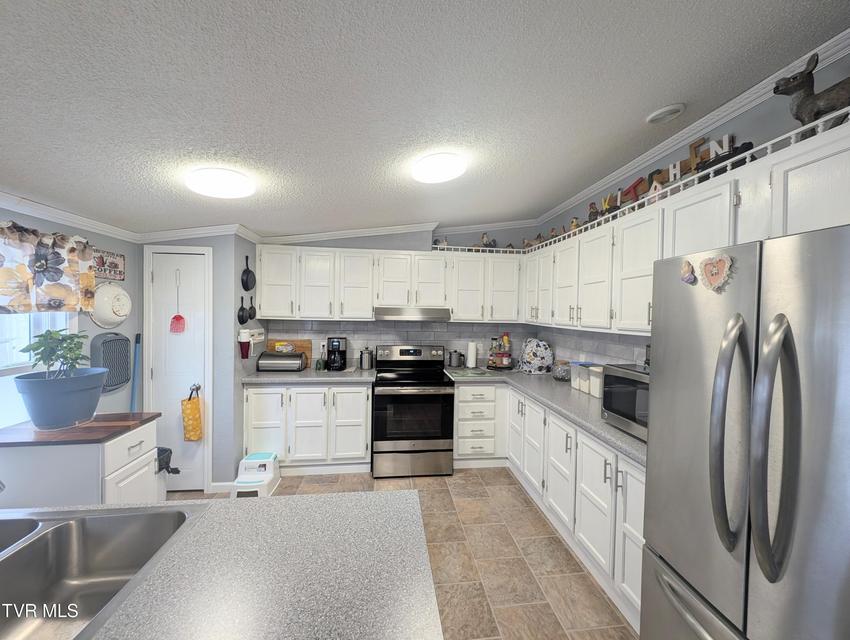 Photo #24: 4887 The Lake Road