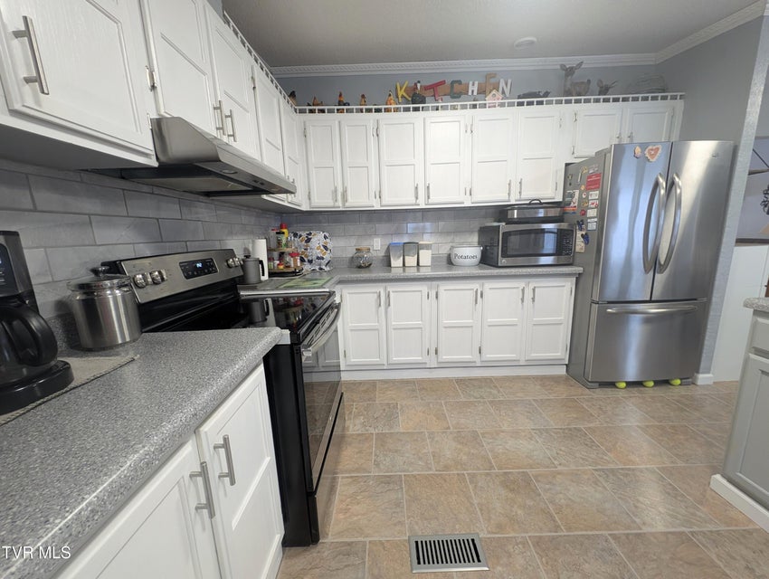 Photo #27: 4887 The Lake Road