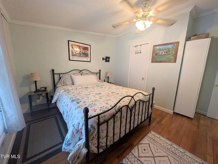 Photo #31: 4887 The Lake Road